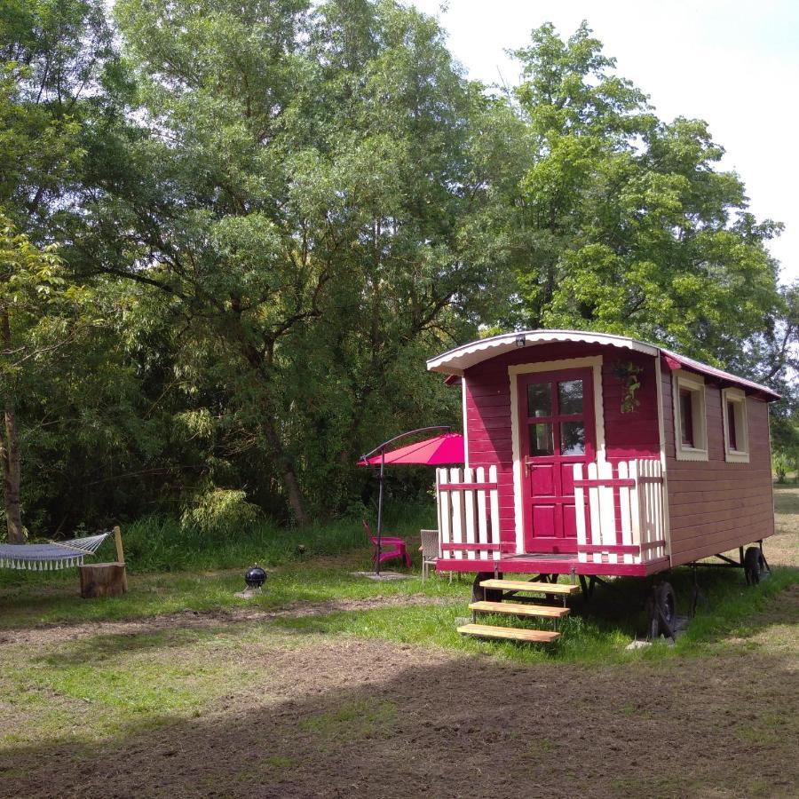 La Roulotte Du Moulin De Palet Villa Baugé Kültér fotó