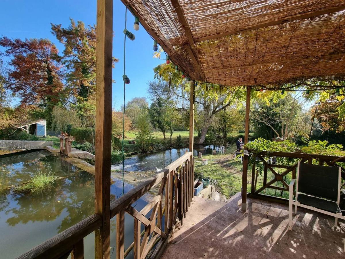 La Roulotte Du Moulin De Palet Villa Baugé Kültér fotó